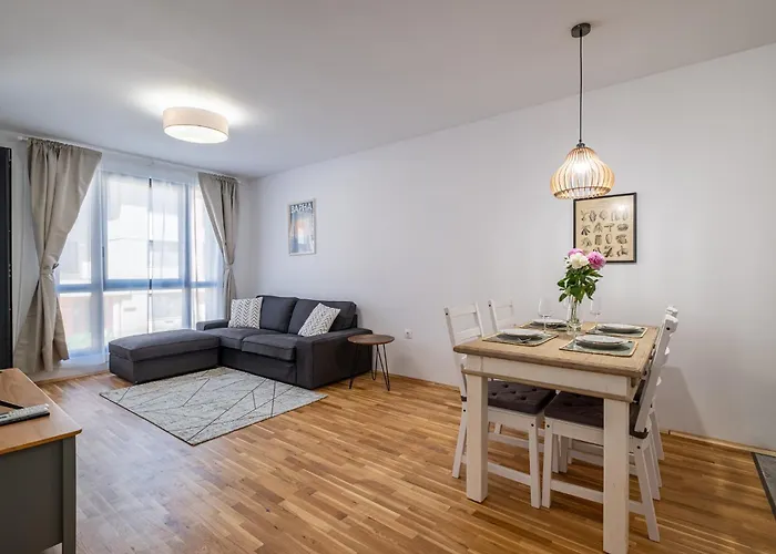 Seaside Luxury Complex And Άγιος Κωνσταντίνος και Ελένη