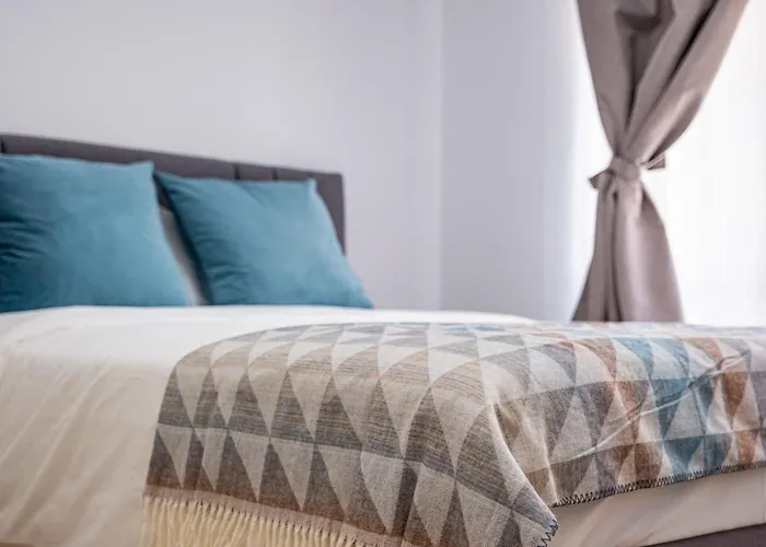 Seaside Luxury Complex And Άγιος Κωνσταντίνος και Ελένη